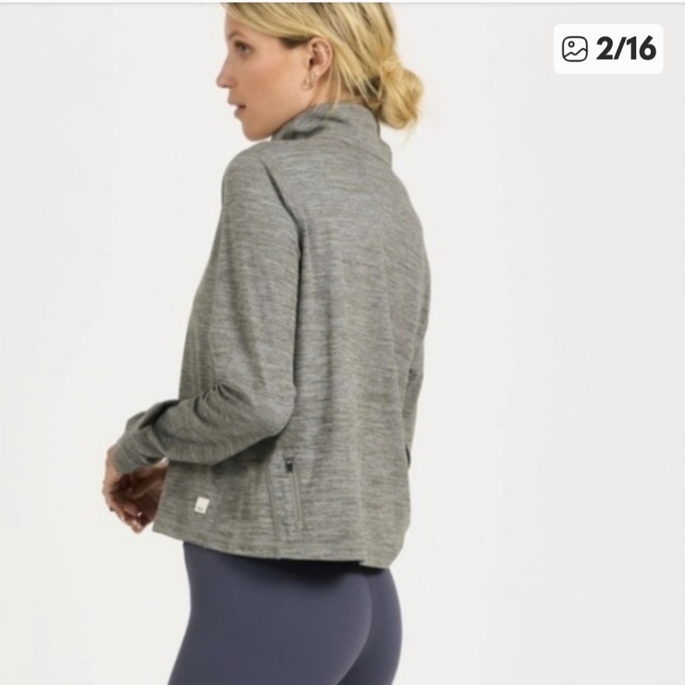 Vuori Crescent 1/4 Zip Cropped Pullover Gray - S - Picture 2 of 12